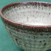 svag grøn brun glasur frank tromborg keramik skål retro lertøj